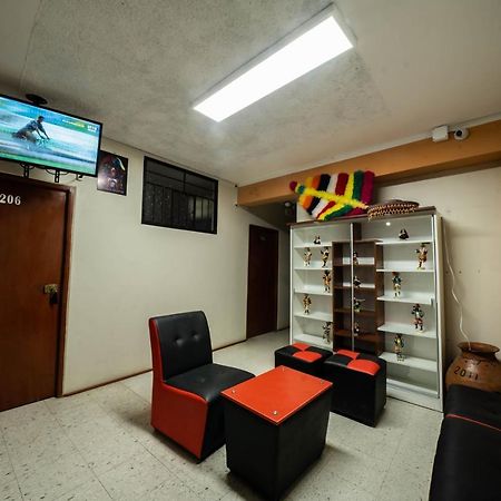 Hostal Tarapaca Hotell Huánuco Exteriör bild