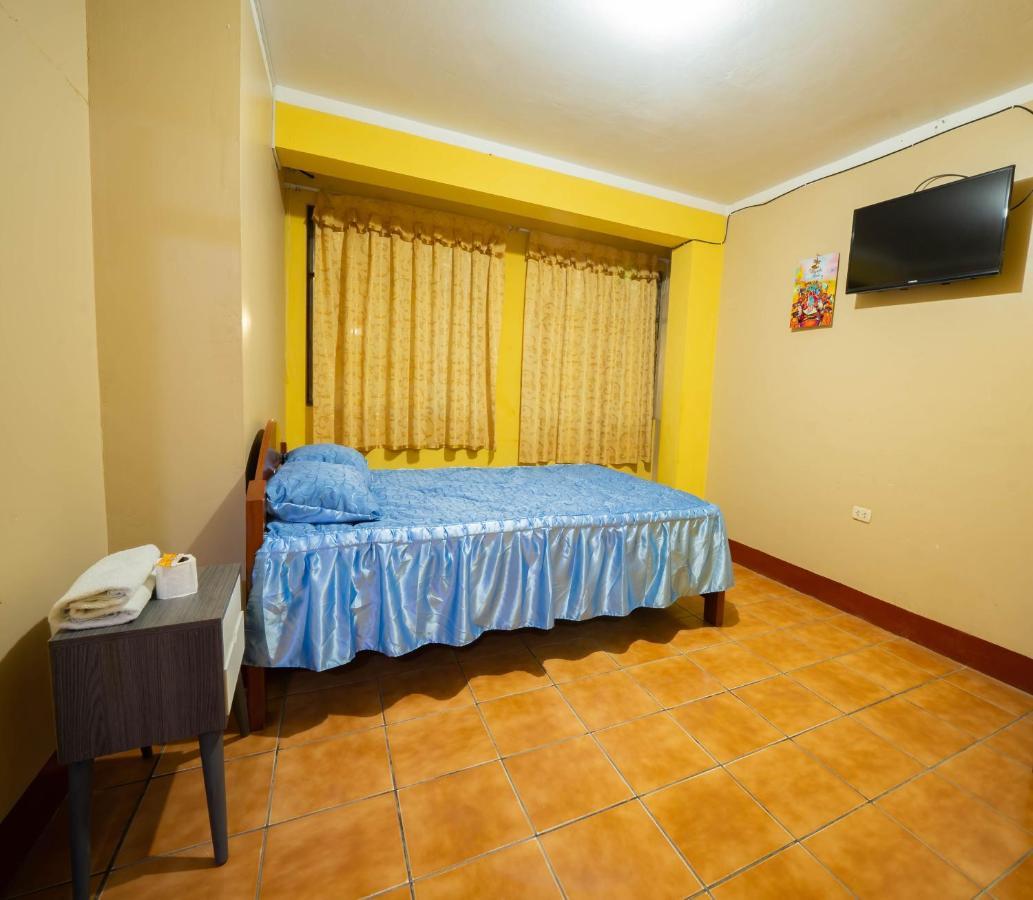 Hostal Tarapaca Hotell Huánuco Exteriör bild