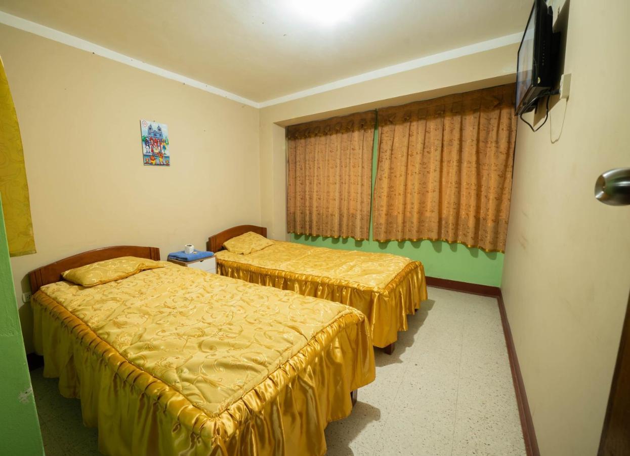 Hostal Tarapaca Hotell Huánuco Exteriör bild