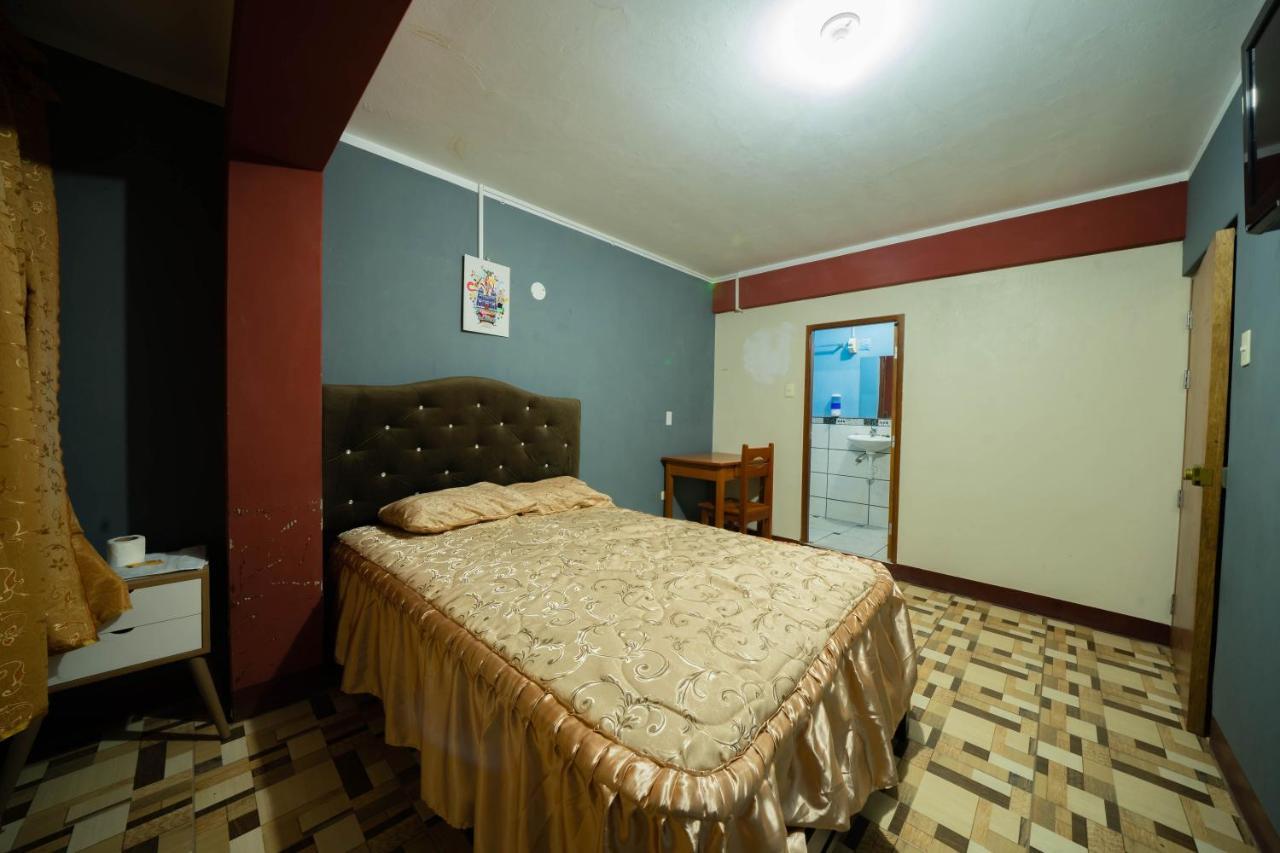Hostal Tarapaca Hotell Huánuco Exteriör bild